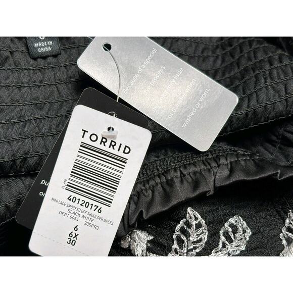 Torrid Mini Lace Smocked Floral Dress Womens Sz 6X Black White Off Shoulder NEW - Picture 4 of 9